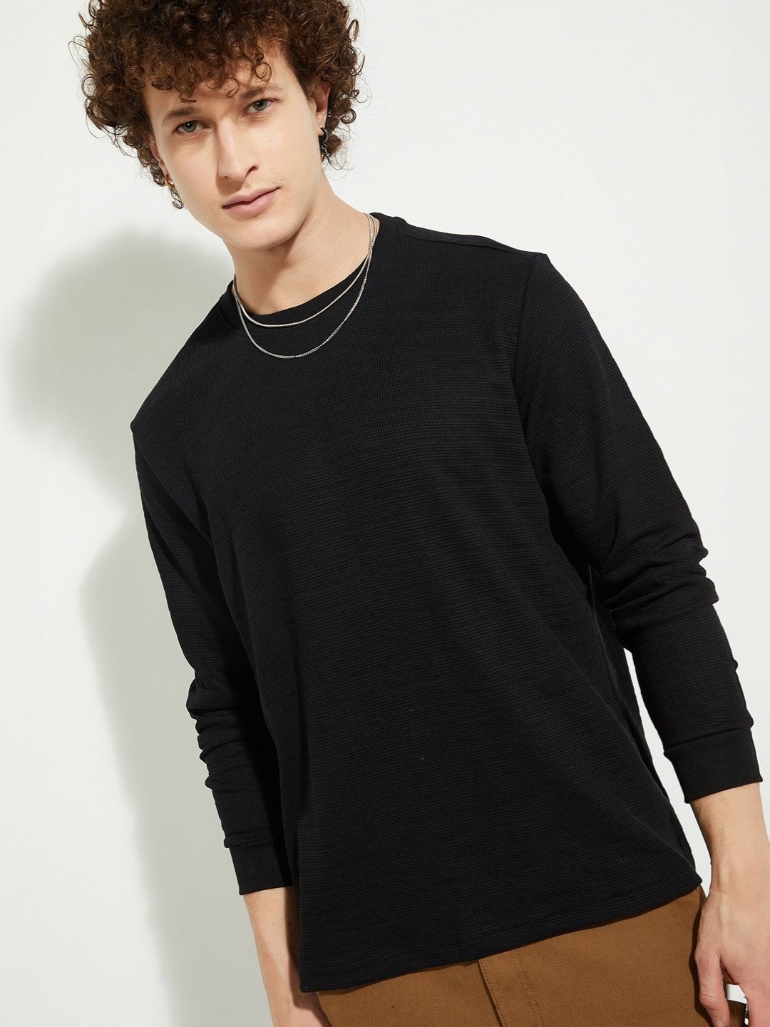 

MAX URB_N Men Textured T-shirt, Black