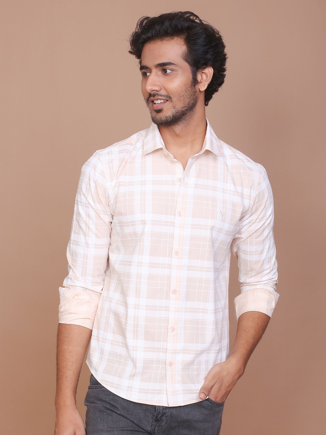 

RAVINIK Checked Spread Collar Slim Fit Shirt, Peach