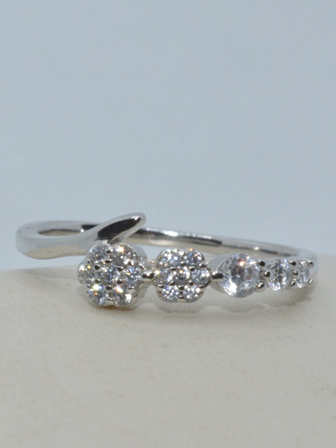 Luxevogue Sterling Silver Rhodium-Plated Cubic Zirconia Dainty Petal Finger Ring