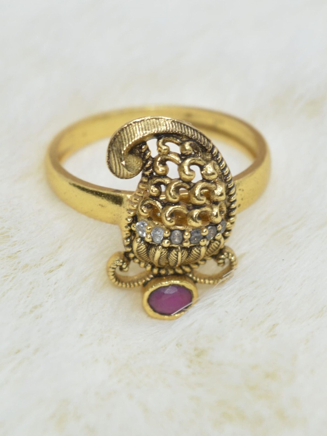 

Luxevogue Sterling Silver Gold-Plated Cubic Zirconia Heritage Charisma Finger Ring