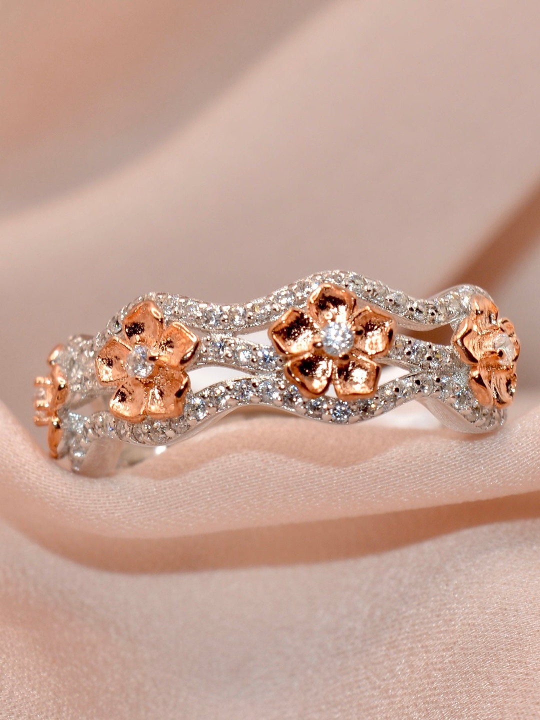 

Luxevogue Rhodium-Plated Sterling Silver Cubic Zirconia Studded Meadows Finger Ring