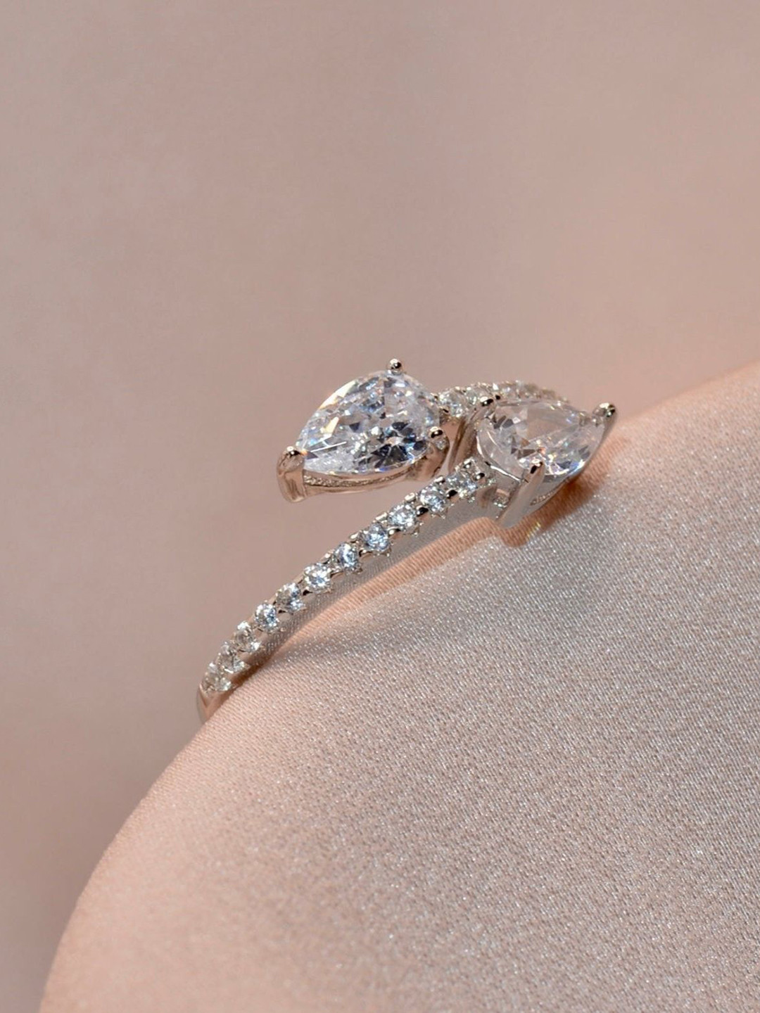 

Luxevogue Sterling Silver Rhodium-Plated CZ-Stone Studded Stellar Sparkle Finger Ring