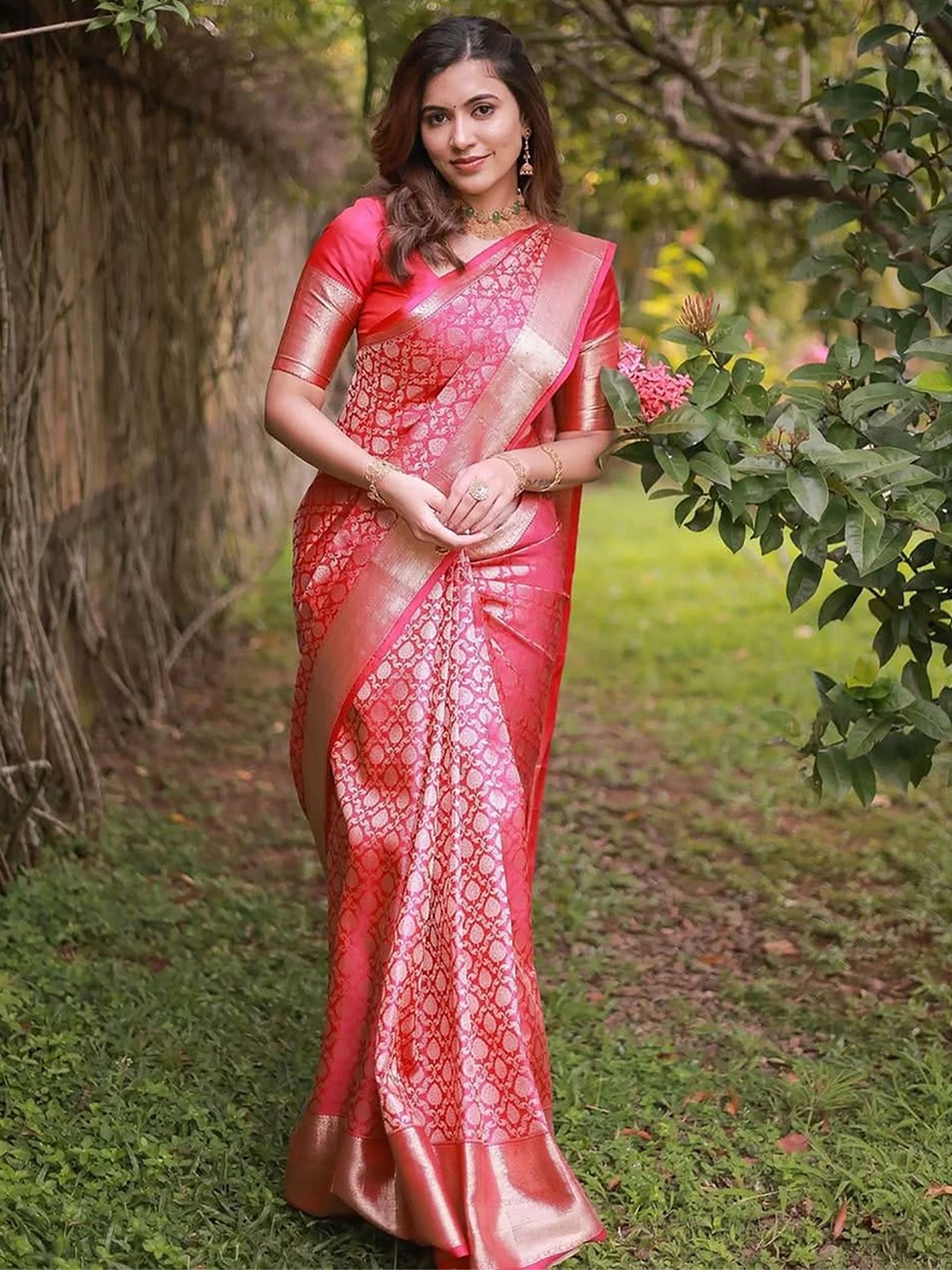 

KALINI Woven Design Zari Banarasi Saree, Pink