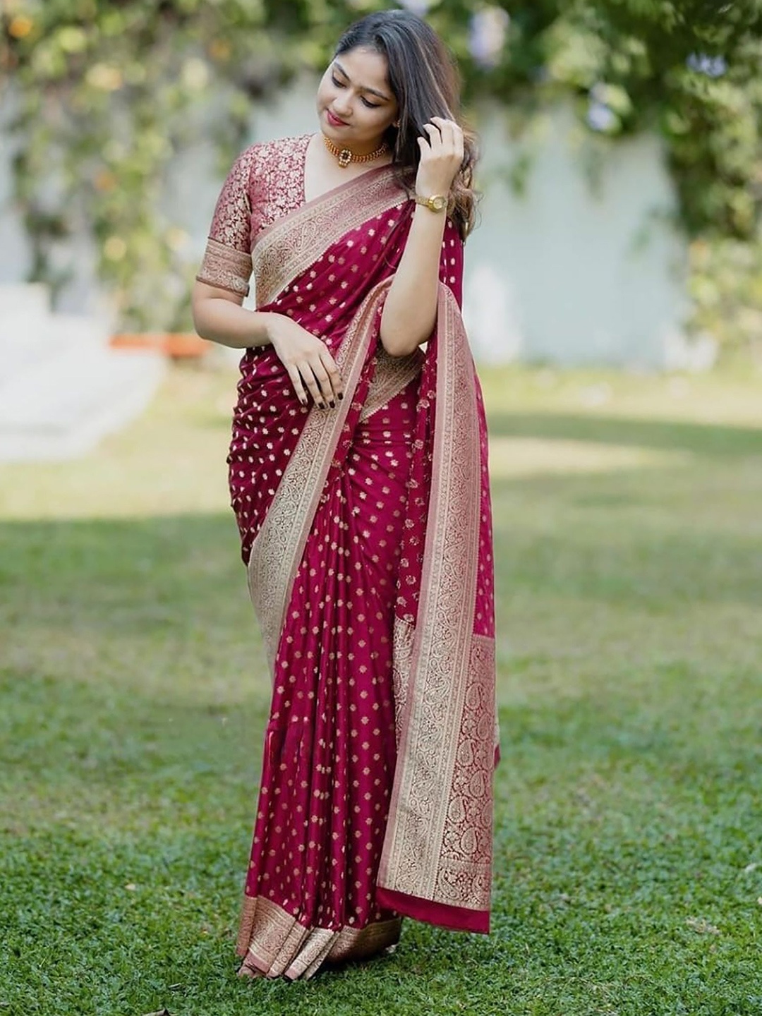 

KALINI Woven Design Zari Banarasi Saree, Maroon
