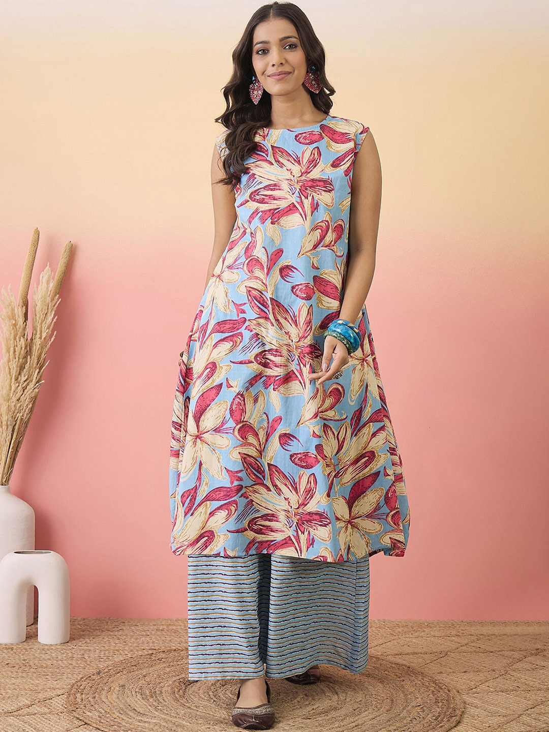 

Sangria Floral Printed Boat Neck A-Line Pure Cotton Kurta & Palazzos, Blue