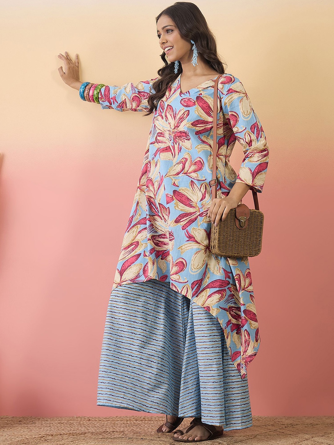 

Sangria Floral Printed V-Neck A-Line Kurta and Palazzo, Blue