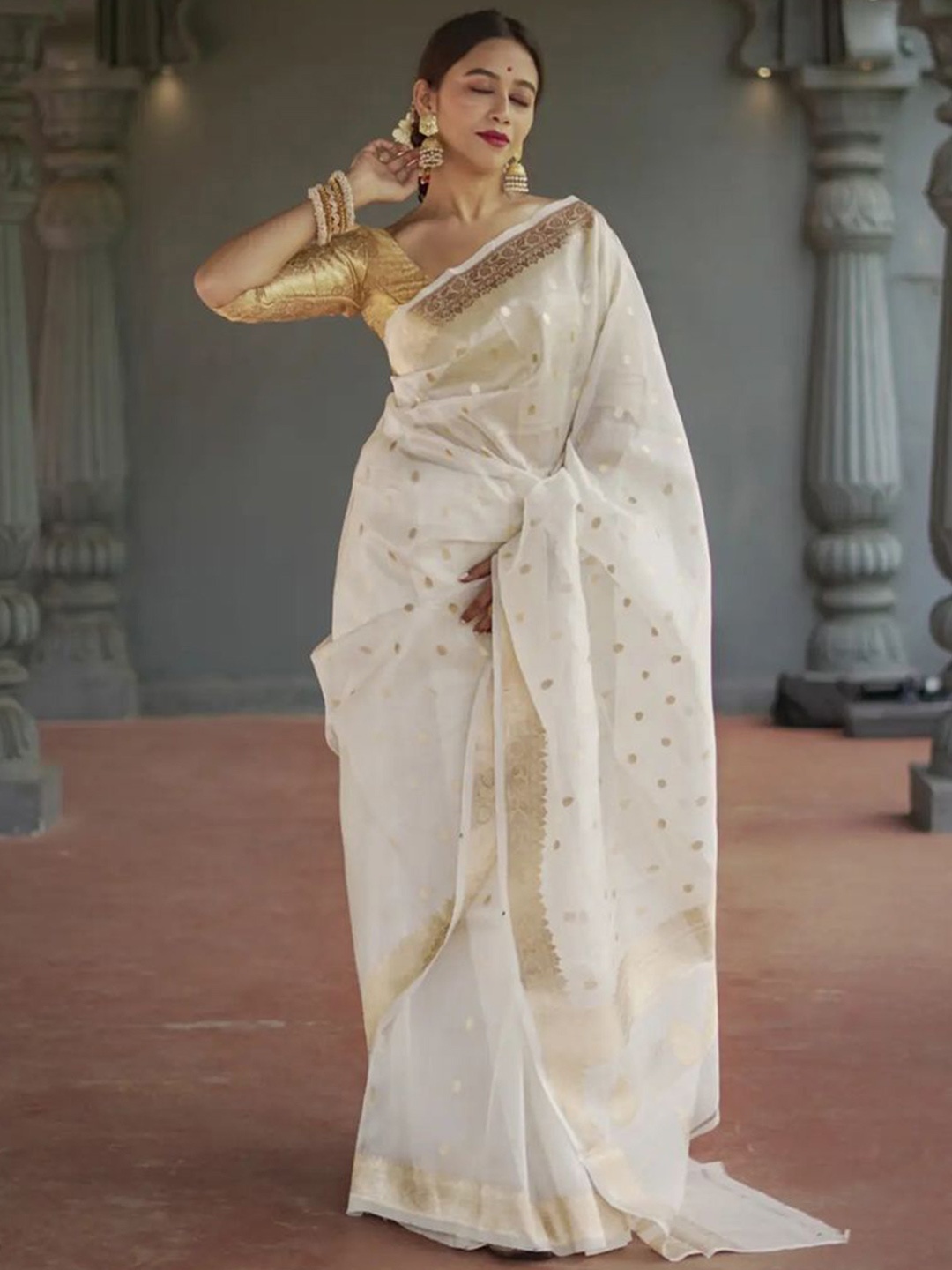 

revika Woven Design Zari Kanjeevaram Saree, White