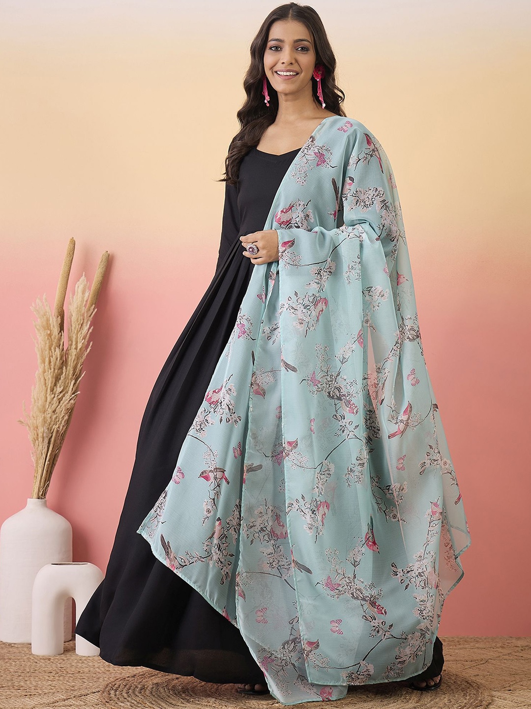 

Sangria Sweetheart Neck Anarkali Empire Kurta With Dupatta, Black