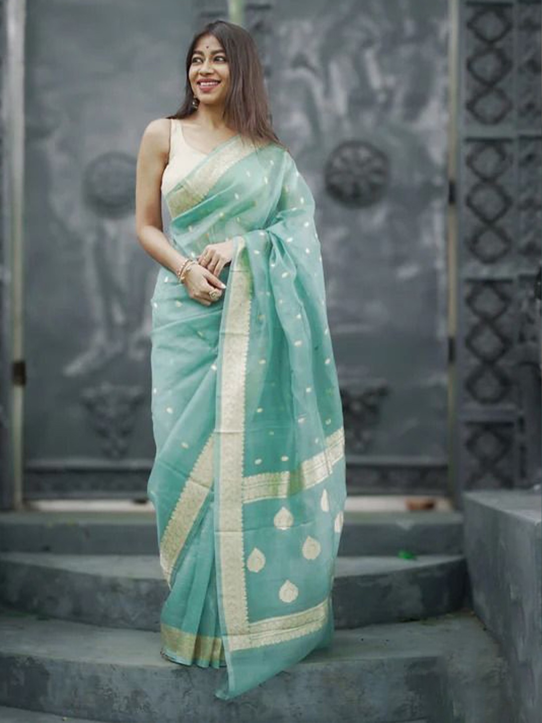 

revika Woven Design Pure Silk Kanjeevaram Saree, Sea green