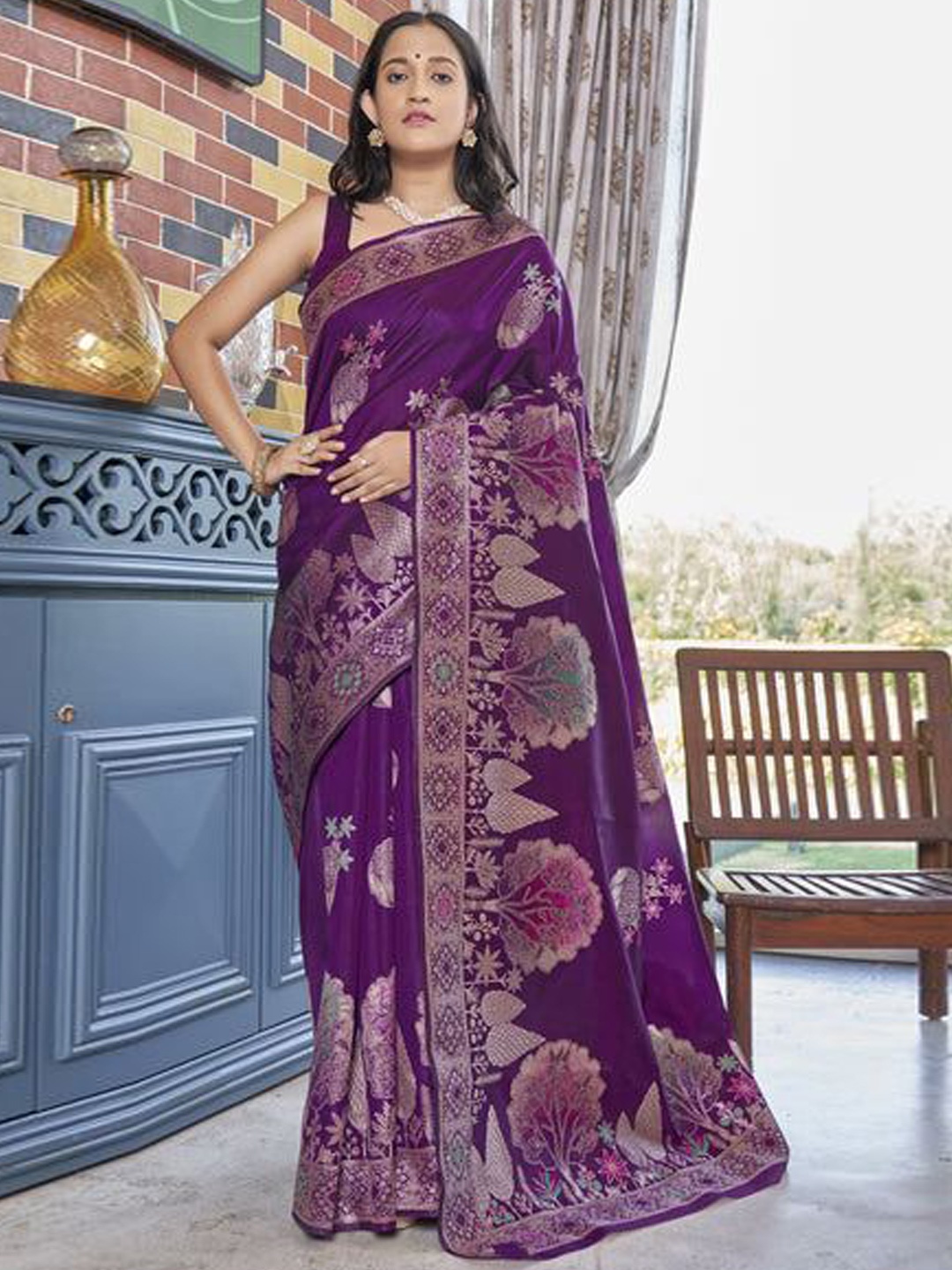 

revika Woven Design Pure Silk Kanjeevaram Saree, Purple