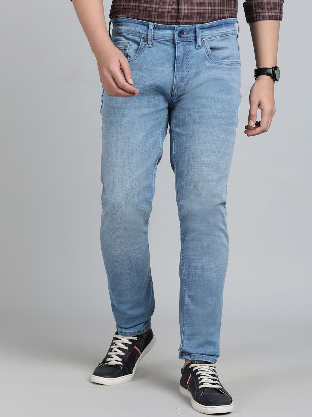 

JADE BLUE Men Cotton Slim Fit Mildly Distressed Heavy Fade Jeans