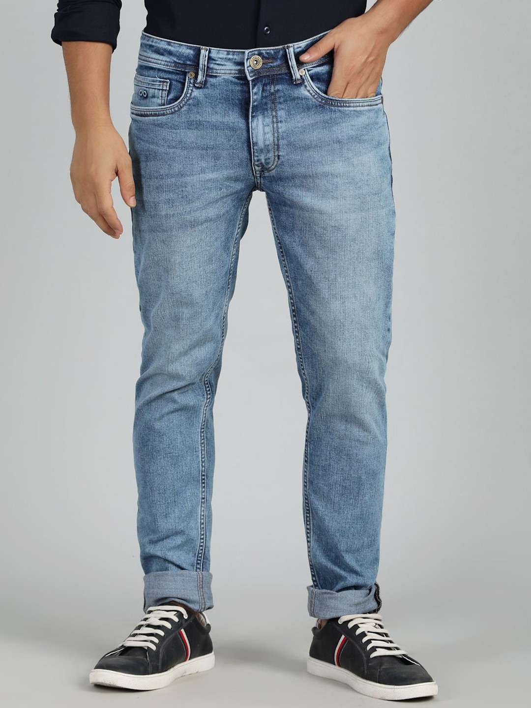 

JADE BLUE Men Cotton Slim Fit Mildly Distressed Heavy Fade Jeans