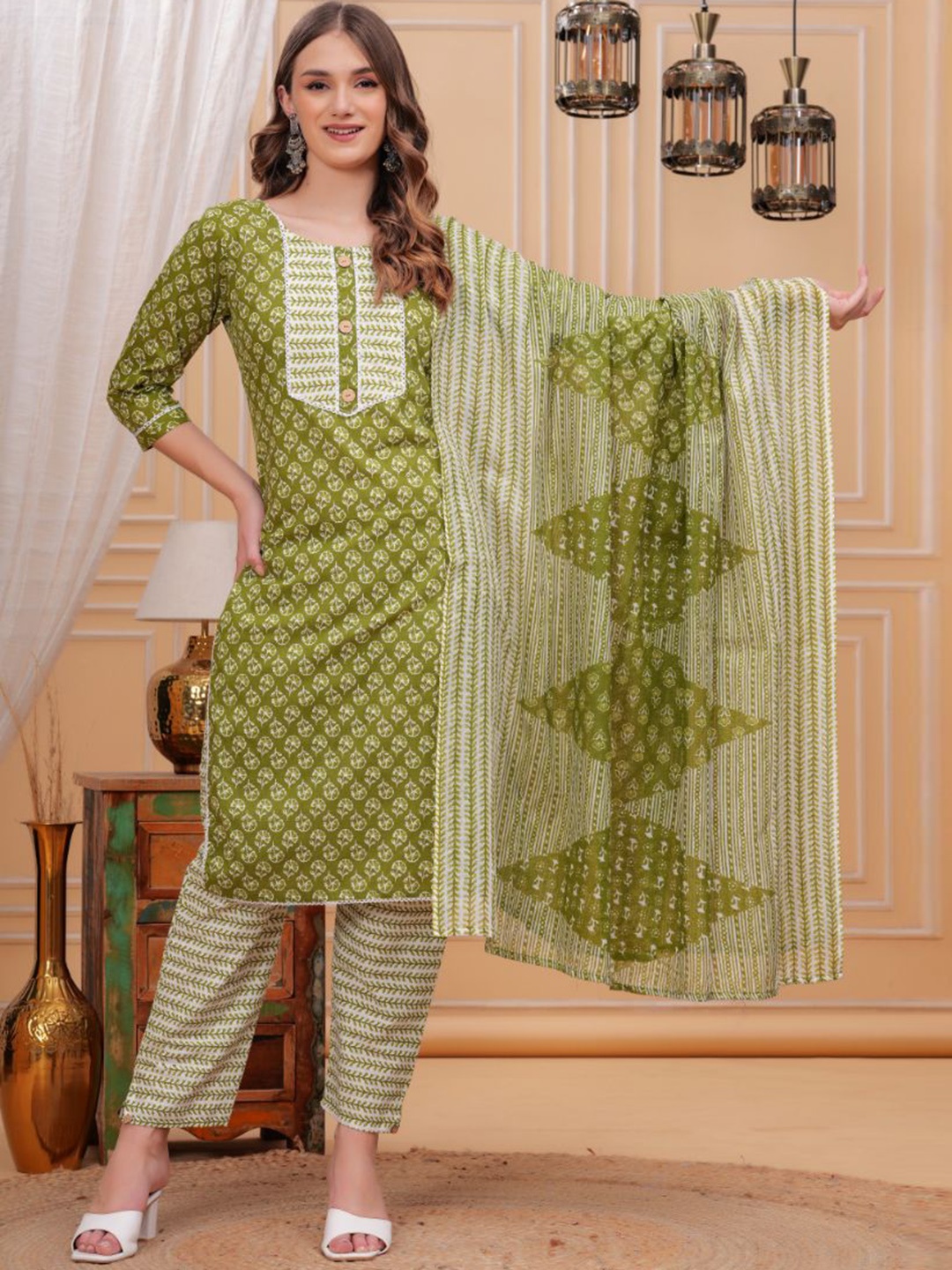 

HIGHLIGHT FASHION EXPORT Floral Printed Pure Cotton Straight Kurta With Trousers & Dupatta, Green