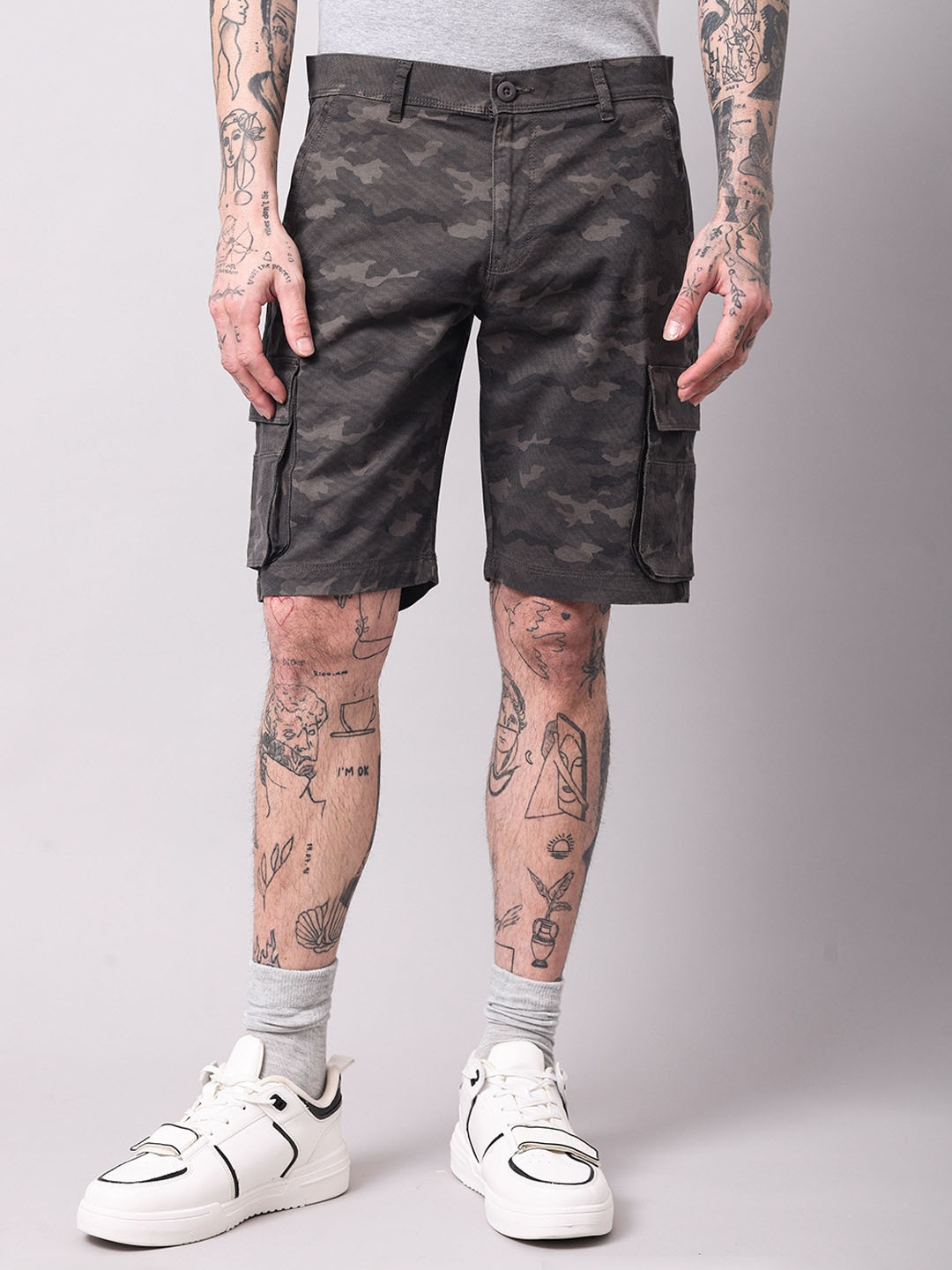

British Club Men Camouflage Printed Cotton Slim Fit Low-Rise Outdoor Cargo Shorts, Grey