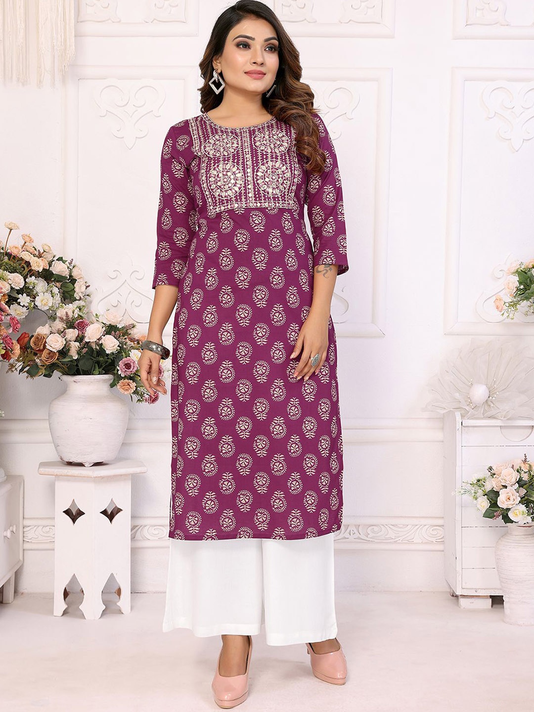 

Rangita Embroidered Mirror Work Kurta, Purple