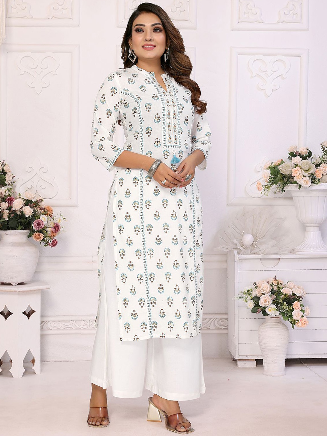 

Rangita Ethnic Motifs Printed Mandarine Collar Kurta, White