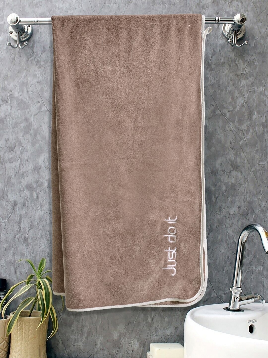 

FABINALIV Brown & White Cotton 300 GSM Bath Towel