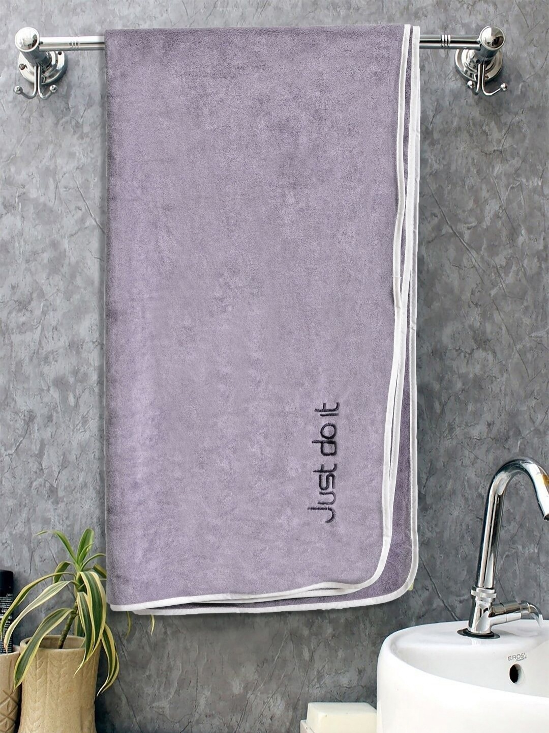 

FABINALIV Purple & Black Printed Cotton 300 GSM Bath Towel