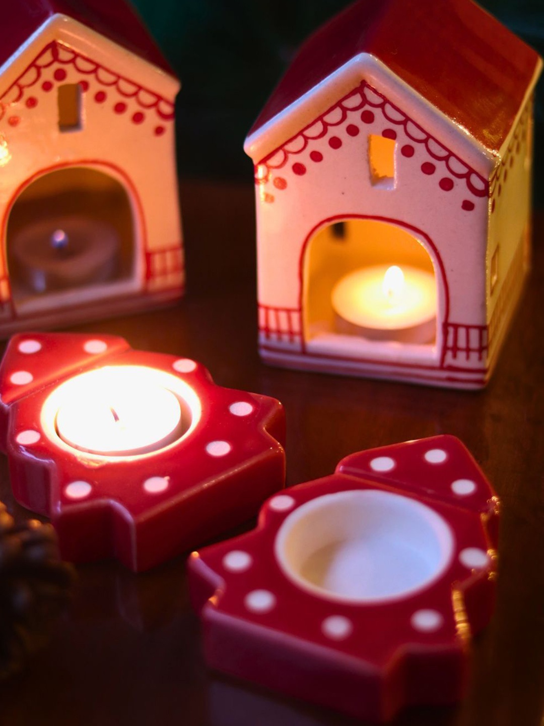 

WEAVING HOMES Red & White 2 Pieces Christmas Hut & Christmas Tree Tea Light Holders