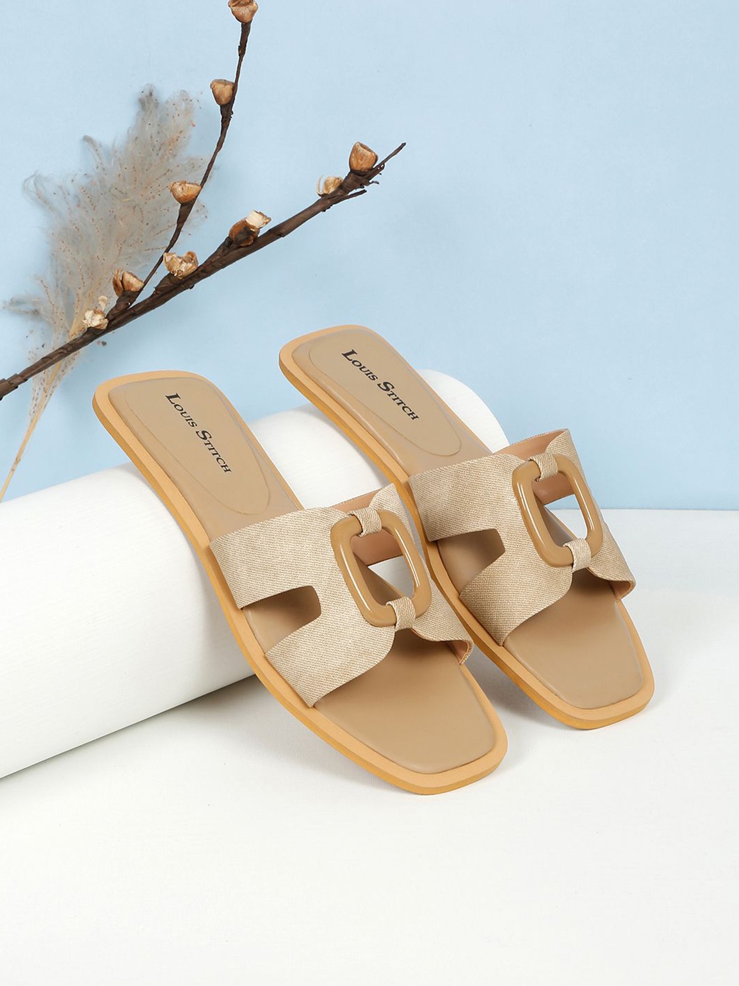 

LOUIS STITCH Women Open Toe Flats, Beige
