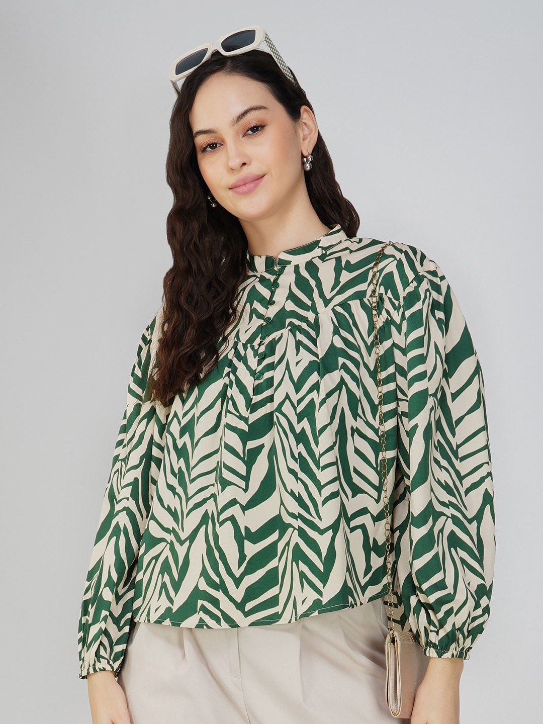 

Avor Lifestyle Women Mandarin Collar Geometric Printed Top, Green