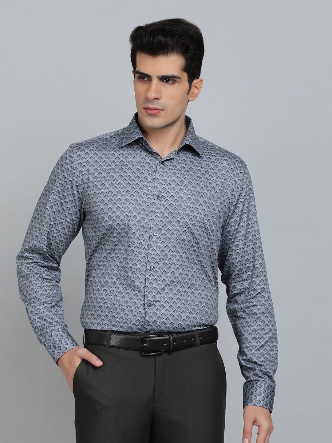 

JADE BLUE Men Spread Collar Geometric Printed Cotton Formal Shirt