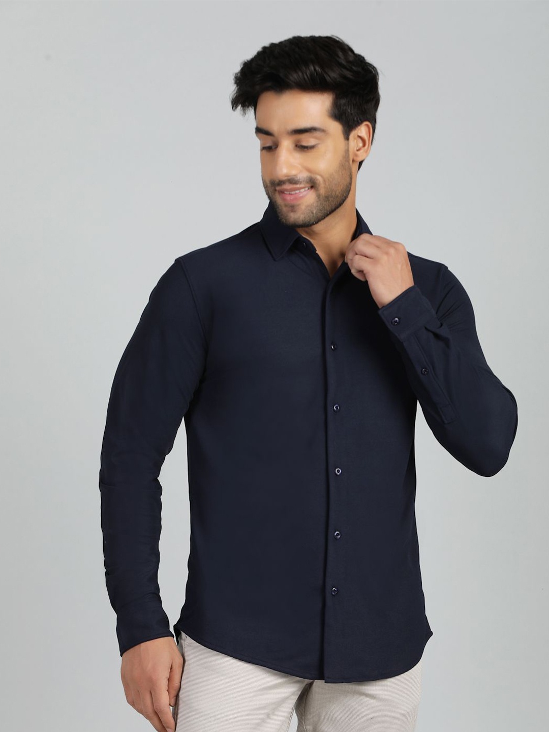 

JADE BLUE Men Slim Fit Spread Collar Solid Casual Shirt, Navy blue