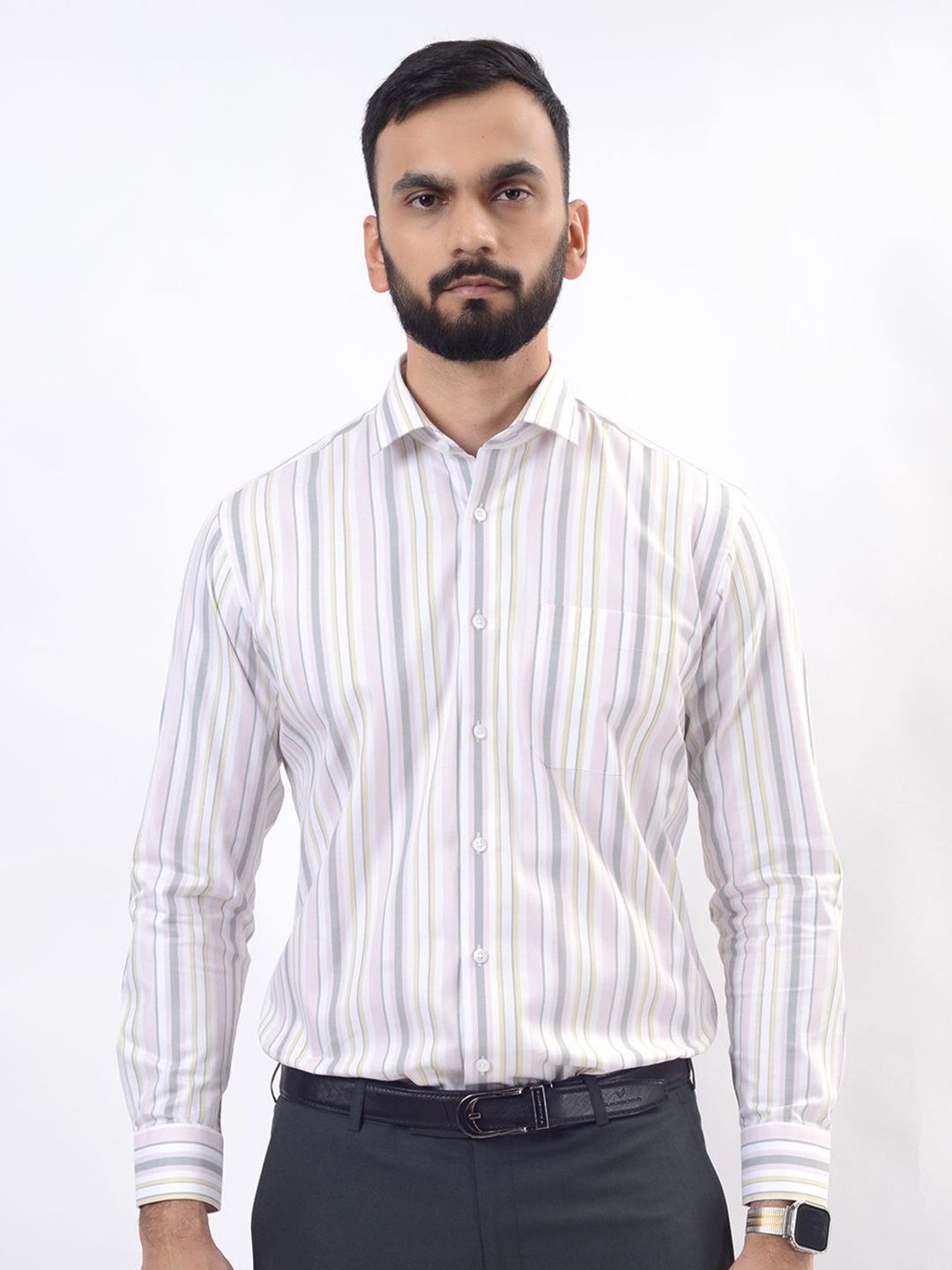 

METAL Men Slim Fit Spread Collar Vertical Striped Cotton Formal Shirt, Pink