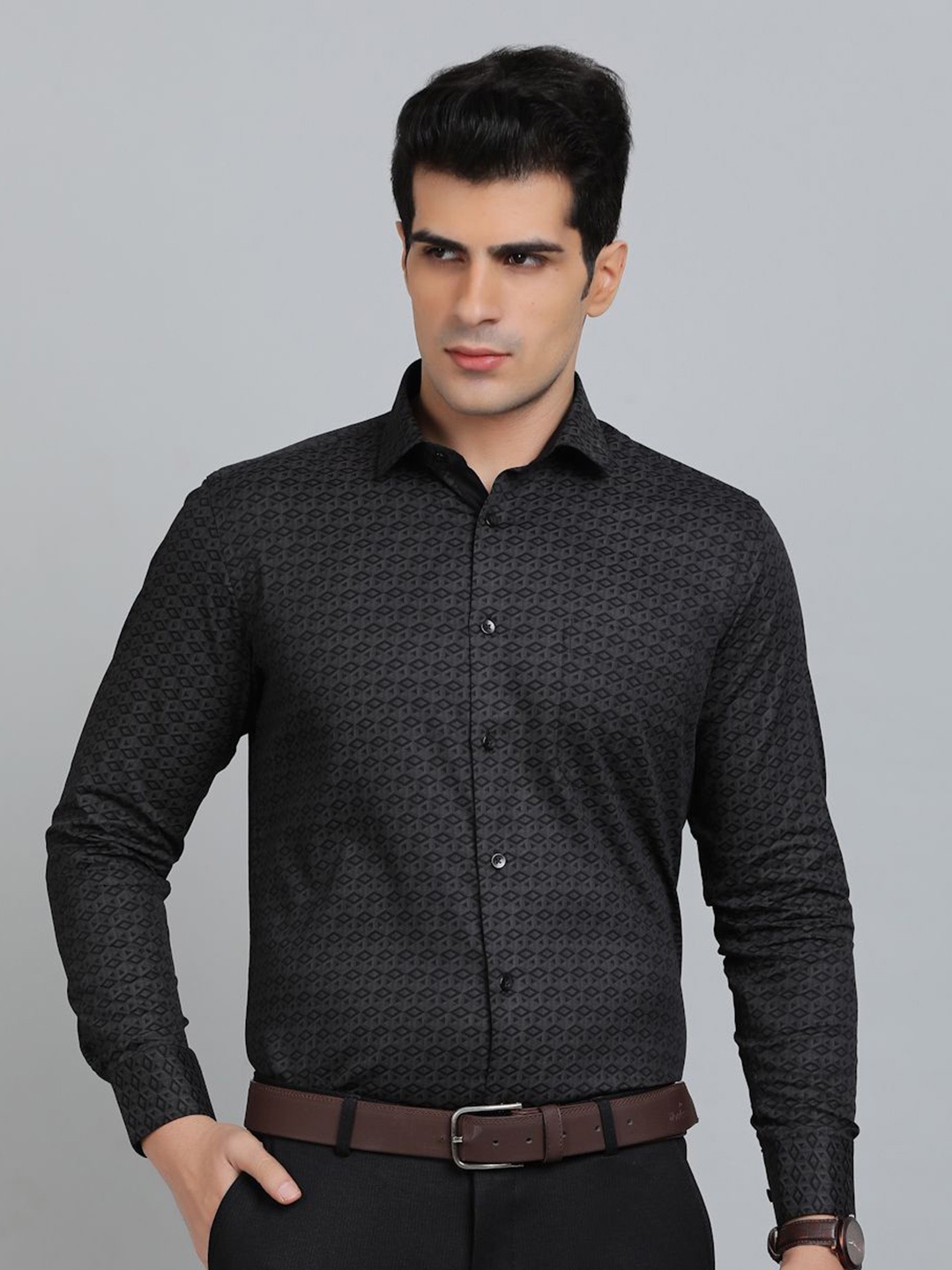 

METAL Men Slim Fit Spread Collar Geometric Printed Cotton Formal Shirt, Grey