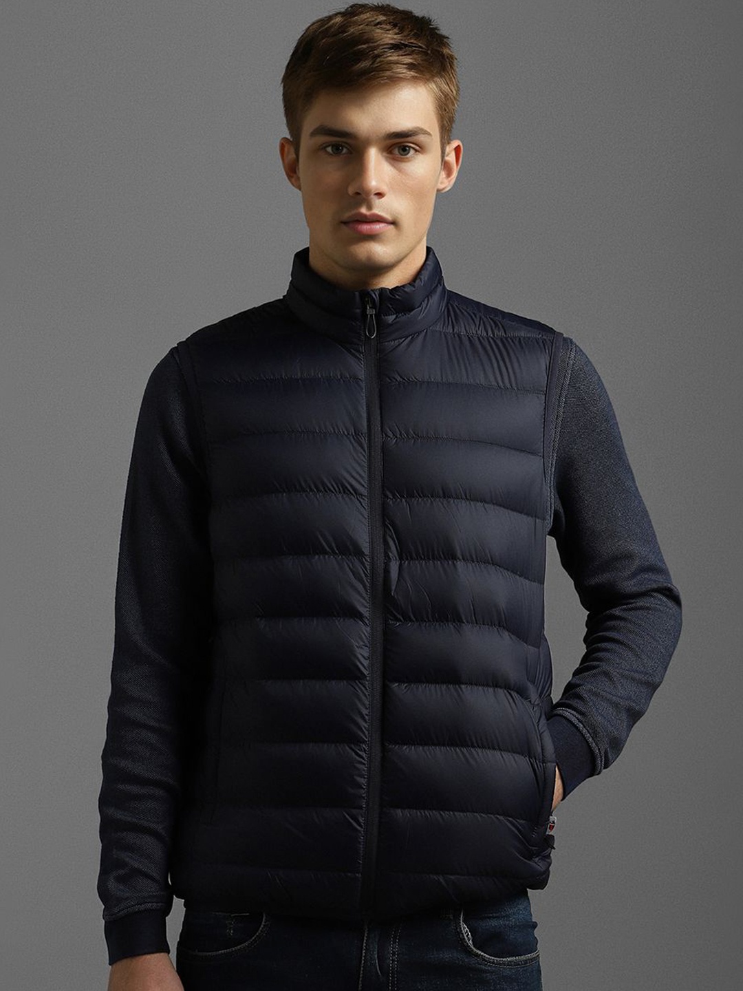 

Louis Philippe Sport Men Padded Stand Collar Jacket, Navy blue