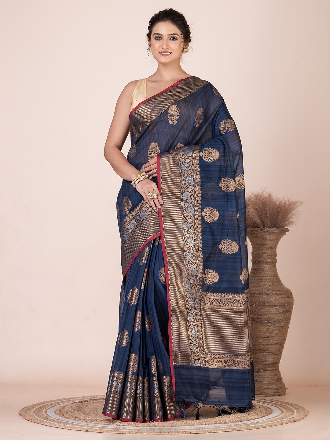 

VIBHAVARI Woven Design Zari Saree, Navy blue