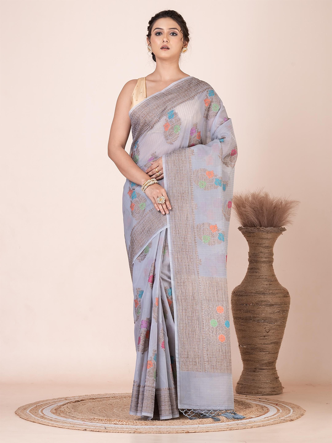 

VIBHAVARI Woven Design Zari Saree, Grey