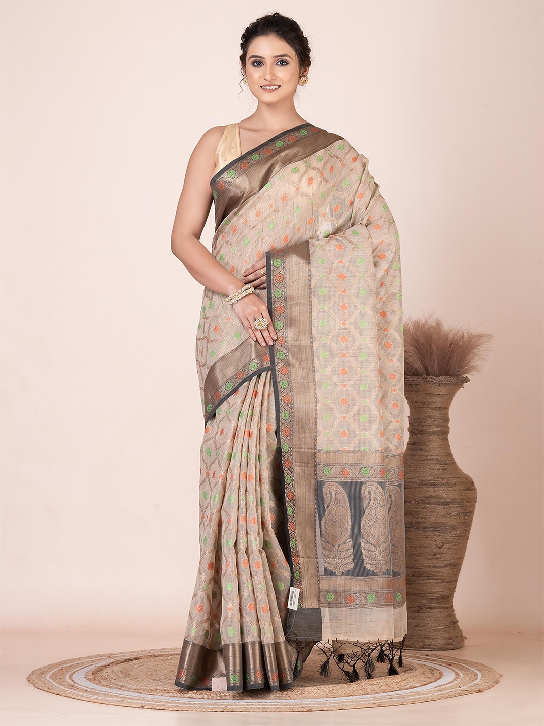 

VIBHAVARI Woven Design Zari Saree, Beige