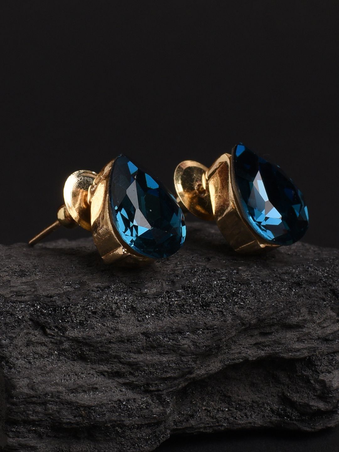 

XPNSV Gold-Plated Swarovski Crystal Studded Teardrop Shaped Studs