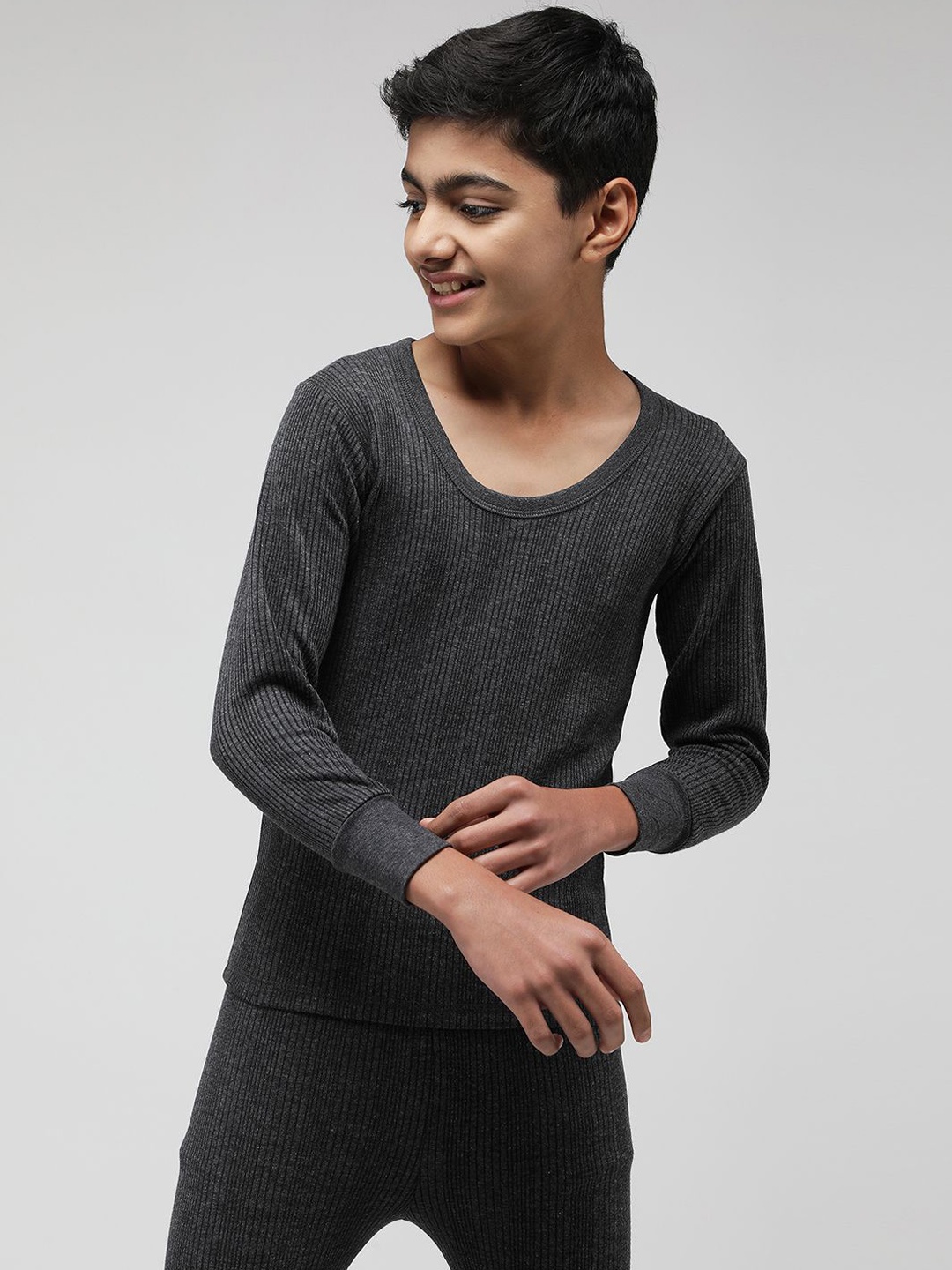

SPORTO Boys Round Neck Full Sleeve Thermal Set, Black