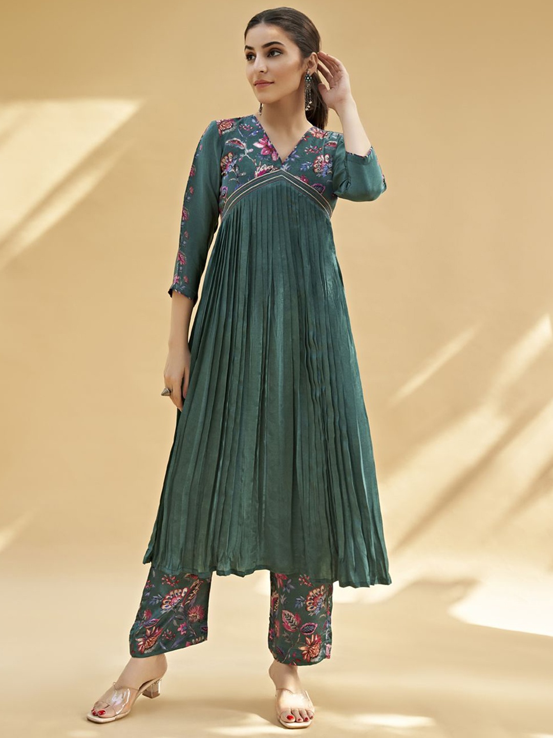 

SUKRUTI DESIGN Floral Printed Pleated Sequinned A-Line Kurta With Trouser & Dupatta, Green