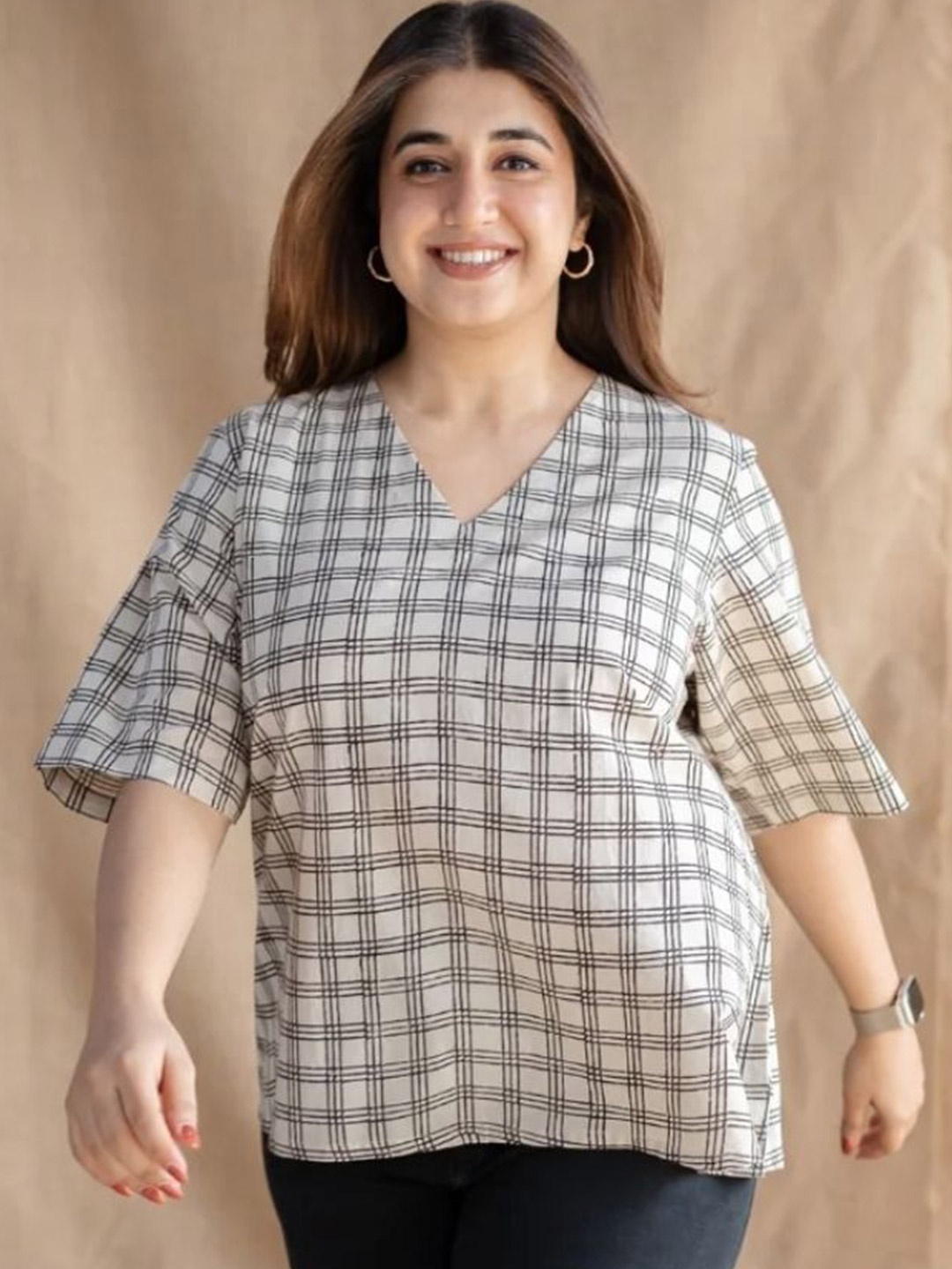 

THE INDIAN ETHNIC CO Women Checked Cotton Top, Off white