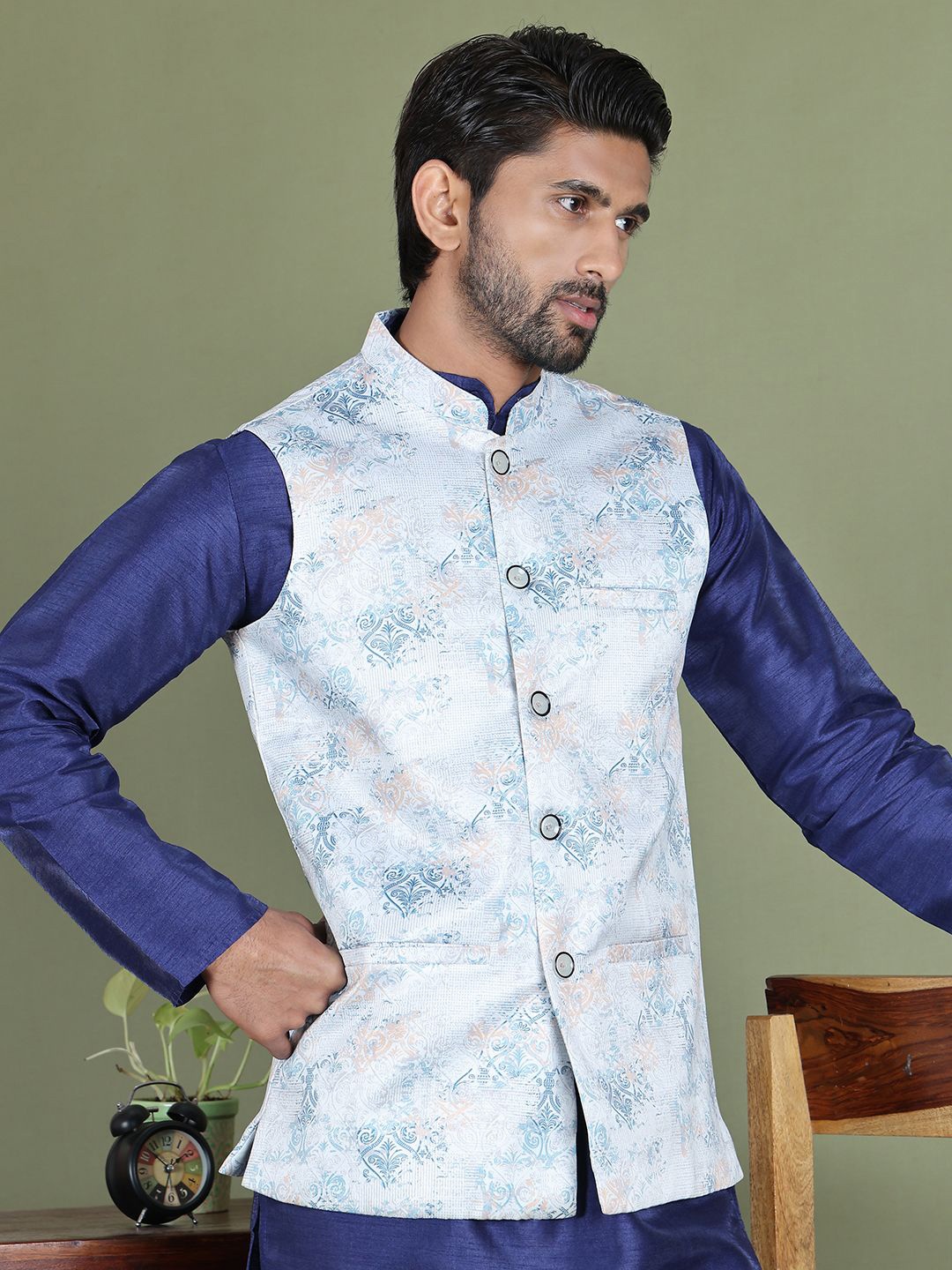 

Jompers Ethnic Motifs Printed Mandarin Collar Straight Kurta With Churidar & Nehru Jacket, Navy blue