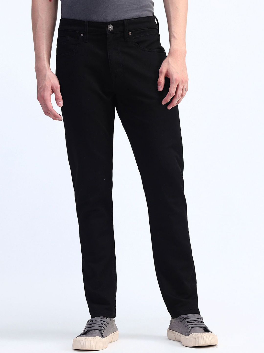 

Flying Machine Men Slash Tapered Fit Stretchable Jeans, Black