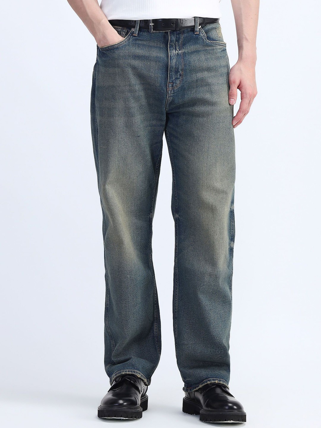 

Flying Machine Men Kiddult Cobain Relaxed Fit Heavy Fade Stretchable Jeans, Blue