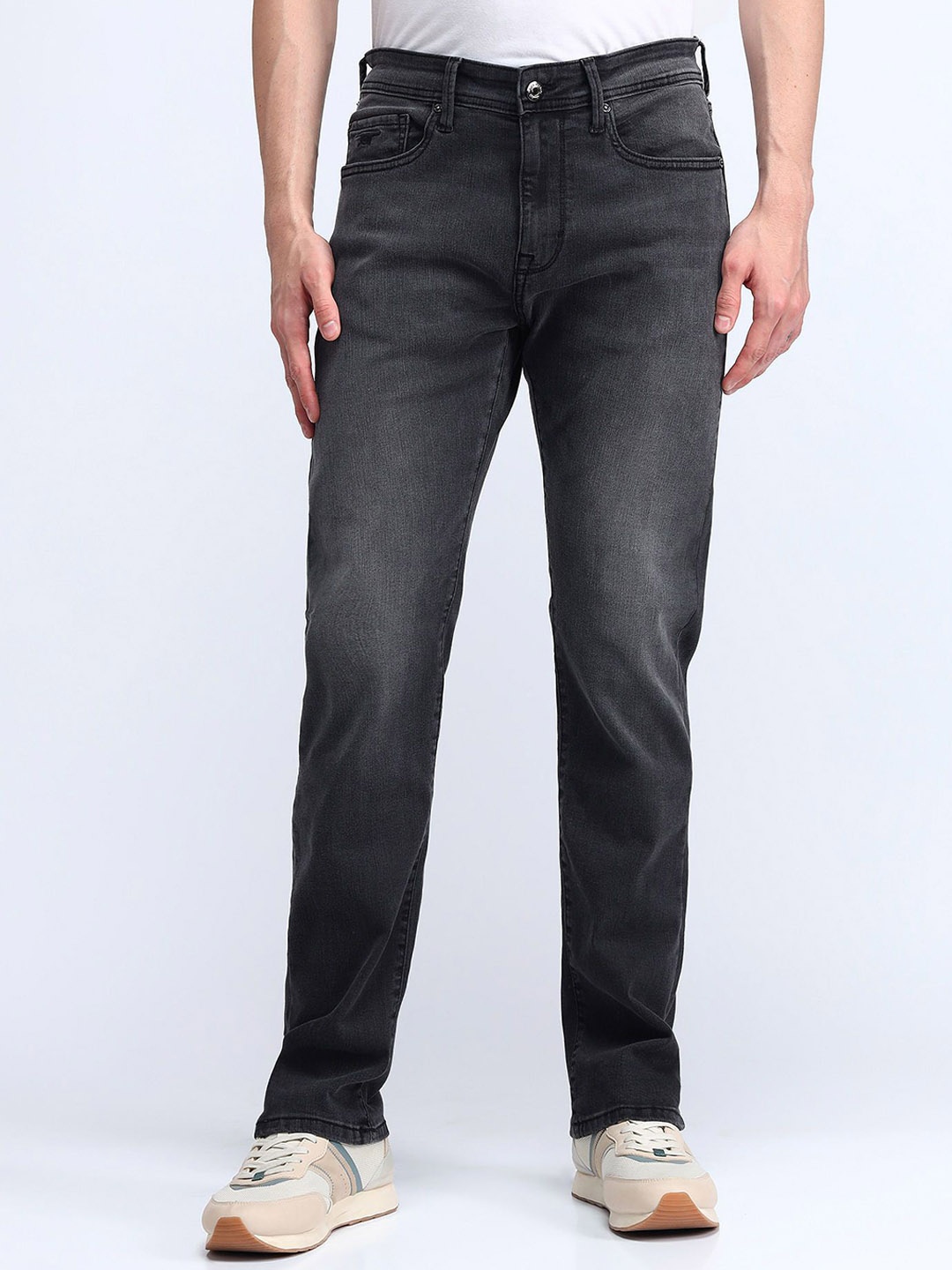 

Flying Machine Men Straight Fit Light Fade Stretchable Jeans, Black