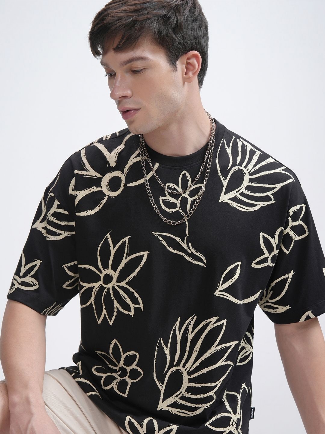 

HIGHLANDER Men Printed Round Neck Drop Shoulder Oversized Printed T-Shirt, Black