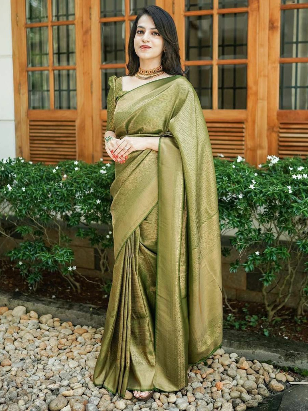 

KALINI Woven Design Zari Banarasi Saree, Green