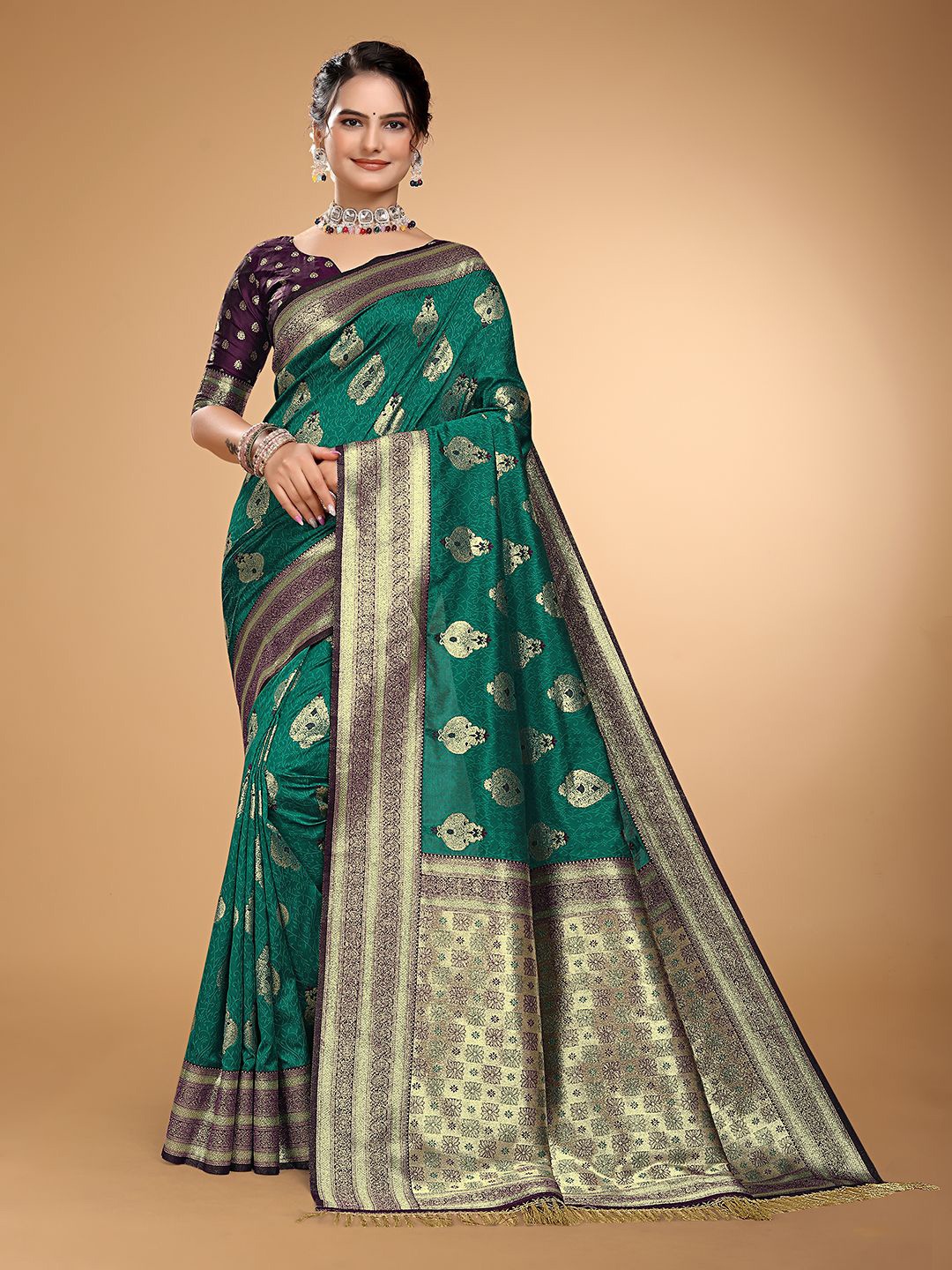 

Aagiri Ethnic Motifs Woven Design Zari Pure Silk Banarasi Saree, Green