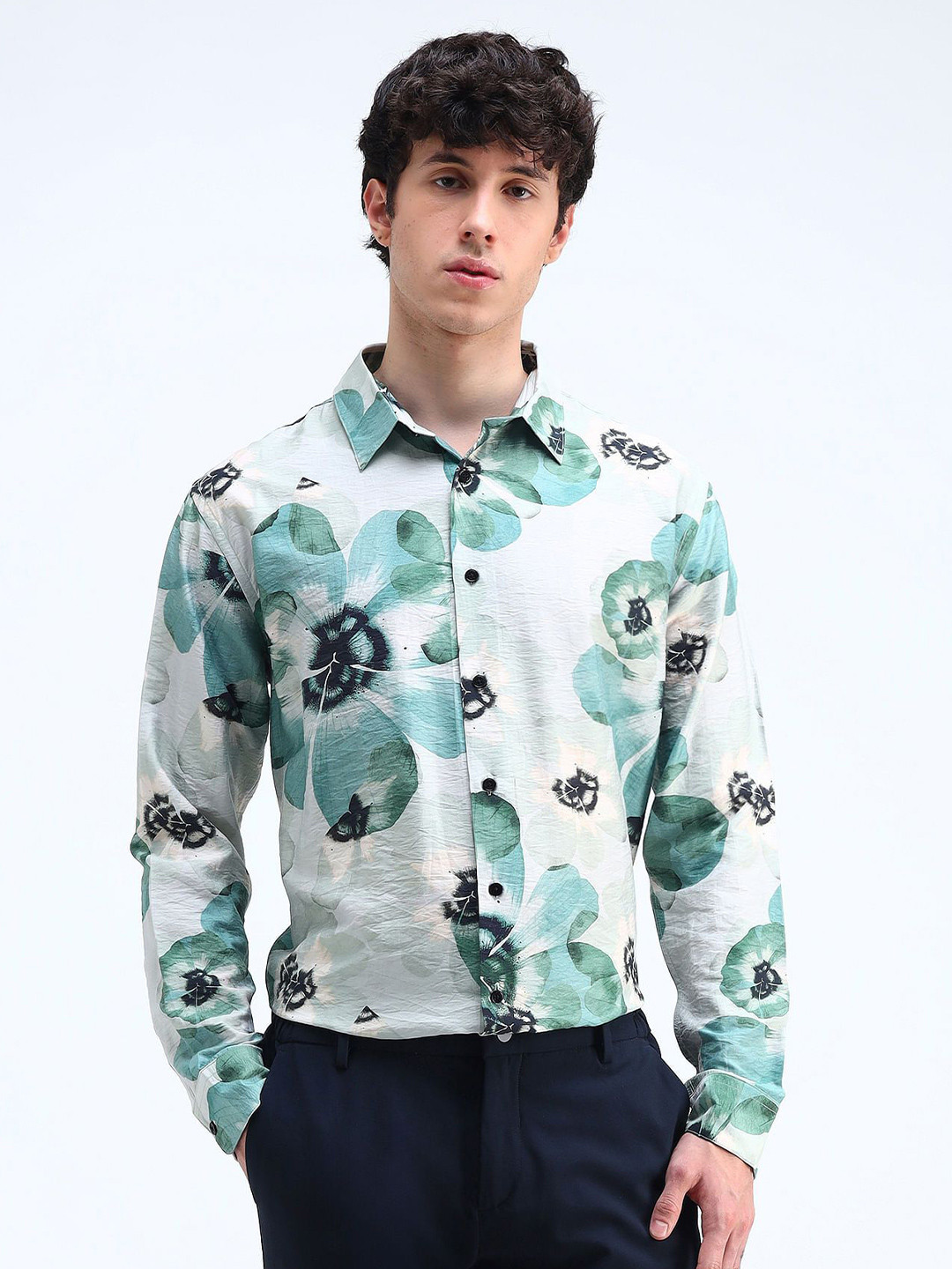 

Flying Machine Men Spread Collar Floral Printed Casual Shirt, White