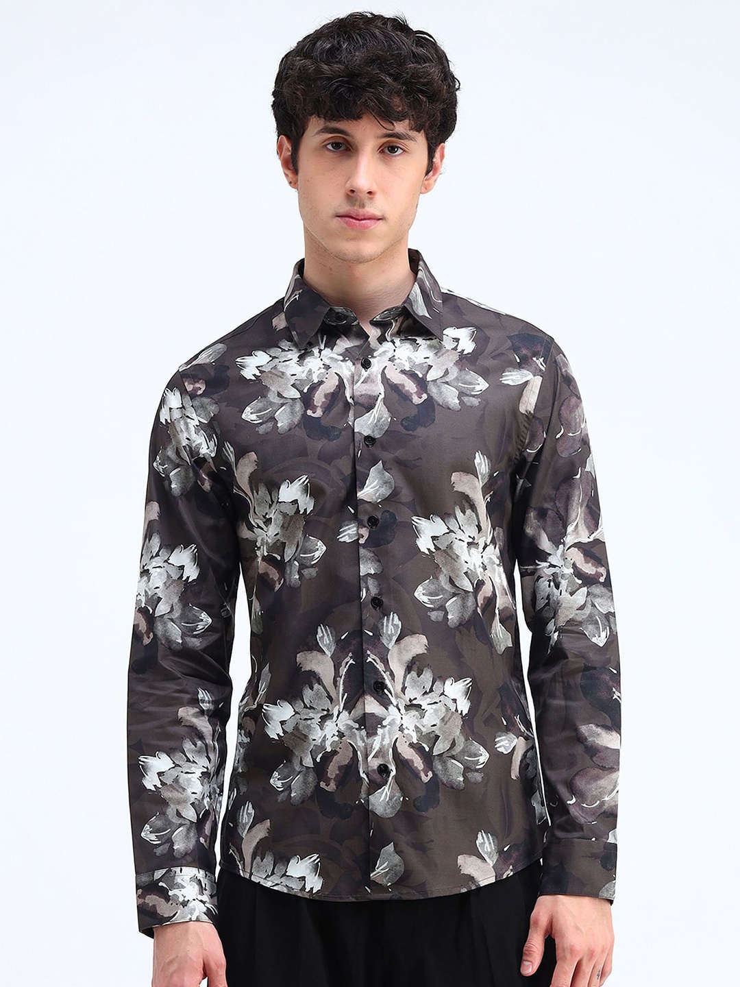 

Flying Machine Men Slim Fit Spread Collar Floral Printed Cotton Casual Shirt, Brown