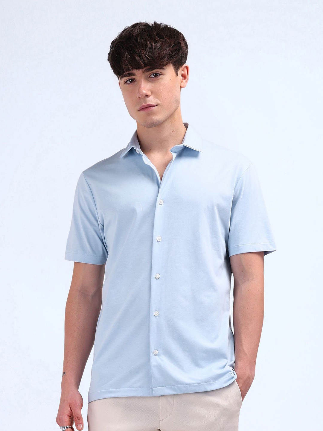 

Flying Machine Men Spread Collar Solid Cotton Casual Shirt, Blue