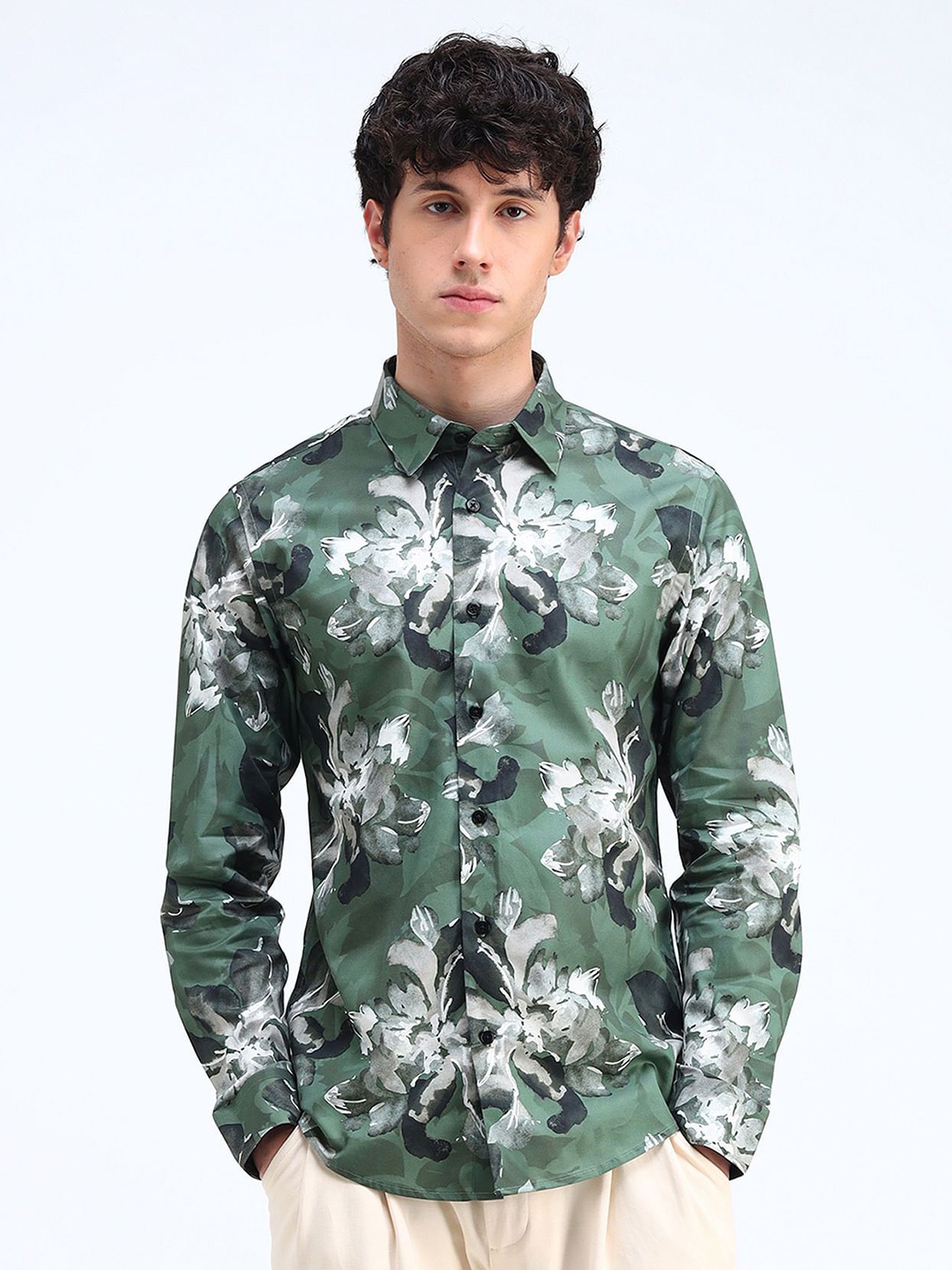 

Flying Machine Men Slim Fit Spread Collar Floral Printed Cotton Casual Shirt, Green