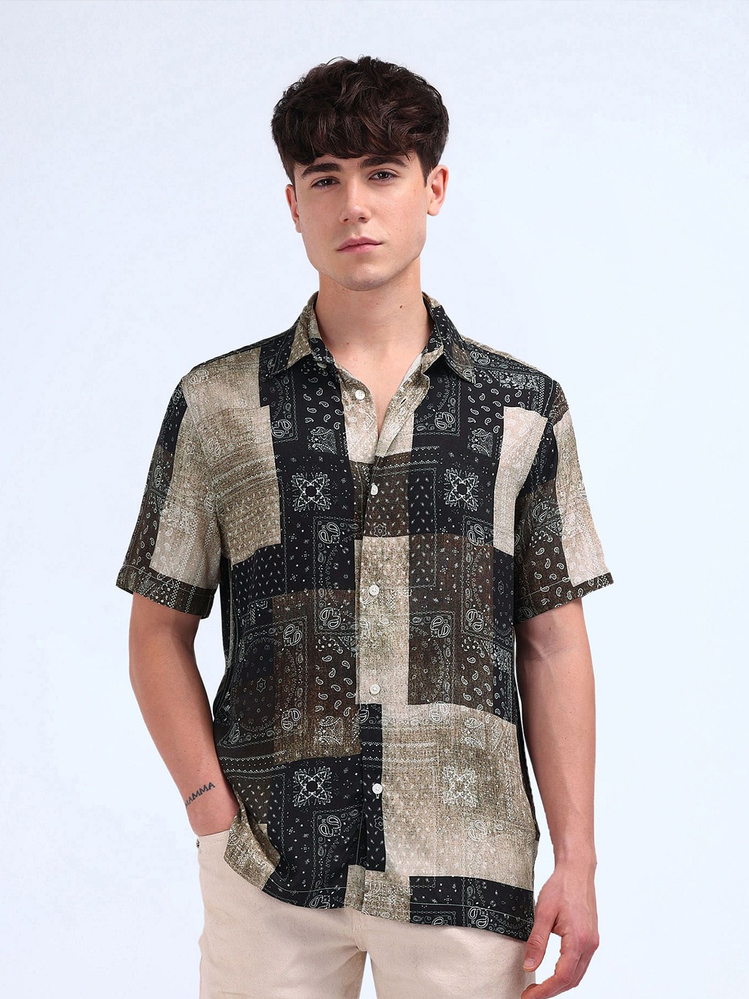 

Flying Machine Men Spread Collar Ethnic Motifs Printed Cotton Casual Shirt, Black