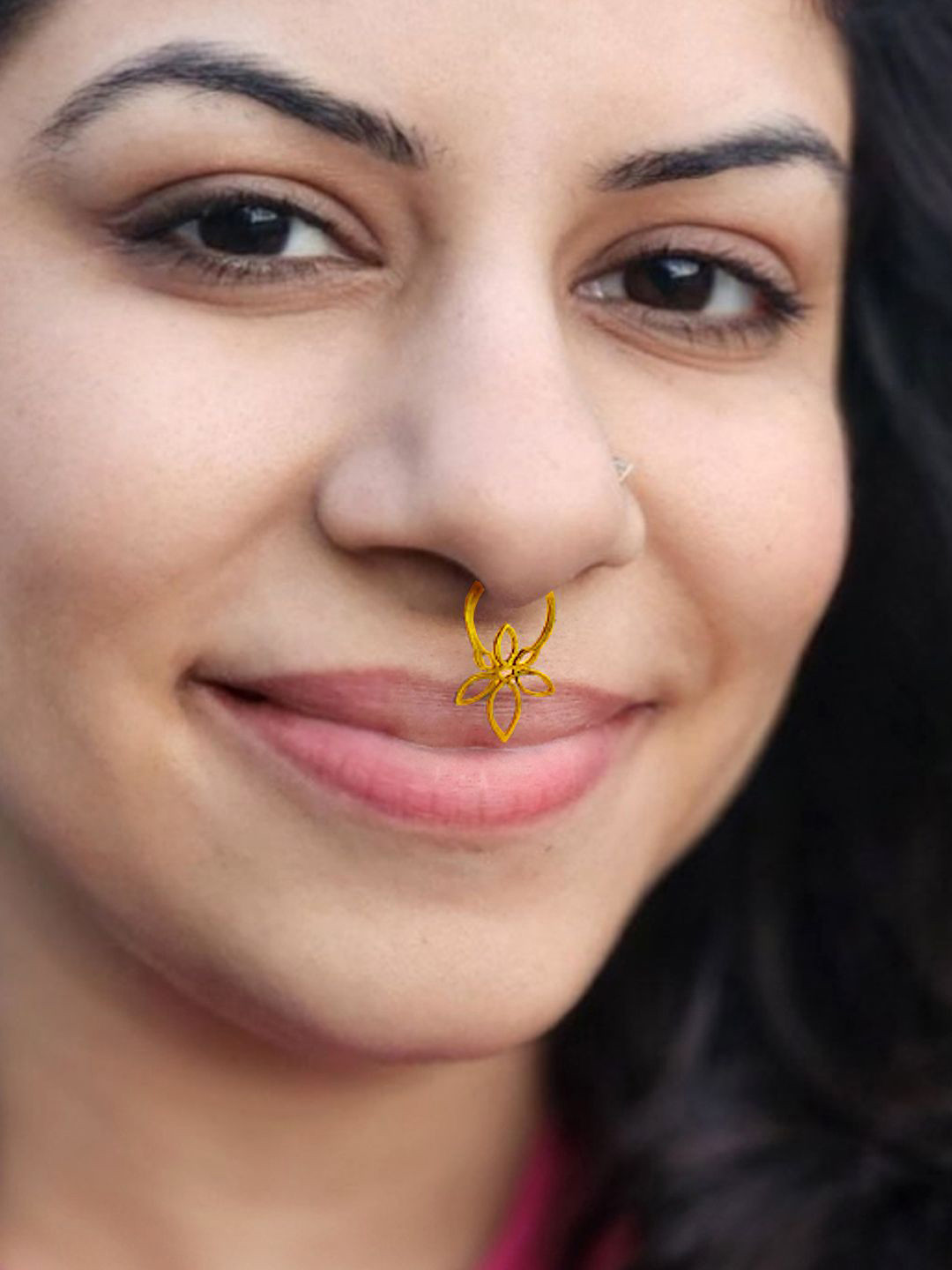 

Sangria Pretty Lotus Designer Stud Nosepin, Gold